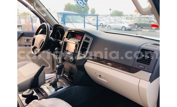 Buy Import Mitsubishi Pajero White Car in Import - Dubai in Arusha Buy Import Mitsubishi Pajero White Car in Import - Dubai in Arusha