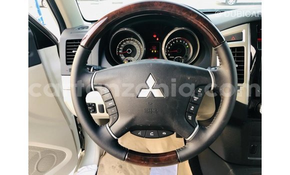 Buy Import Mitsubishi Pajero White Car in Import - Dubai in Arusha Buy Import Mitsubishi Pajero White Car in Import - Dubai in Arusha