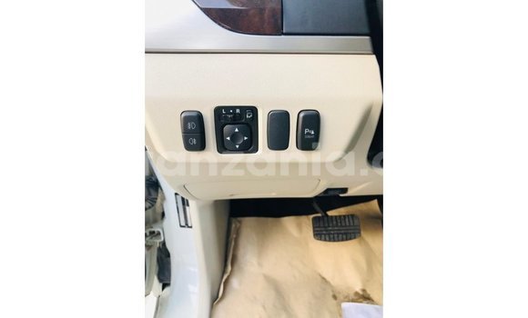 Buy Import Mitsubishi Pajero White Car in Import - Dubai in Arusha Buy Import Mitsubishi Pajero White Car in Import - Dubai in Arusha