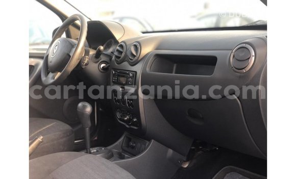 Buy Import Renault Duster White Car in Import - Dubai in Arusha Buy Import Renault Duster White Car in Import - Dubai in Arusha