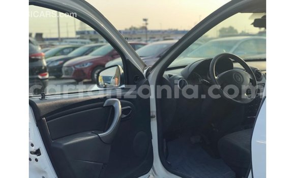 Buy Import Renault Duster White Car in Import - Dubai in Arusha Buy Import Renault Duster White Car in Import - Dubai in Arusha