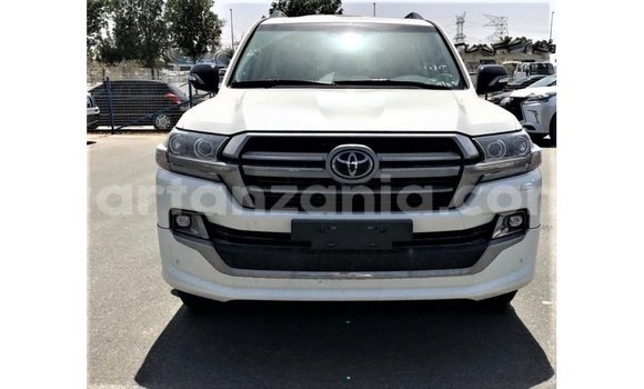 Buy Import Toyota Land Cruiser White Car in Import - Dubai in Arusha Buy Import Toyota Land Cruiser White Car in Import - Dubai in Arusha
