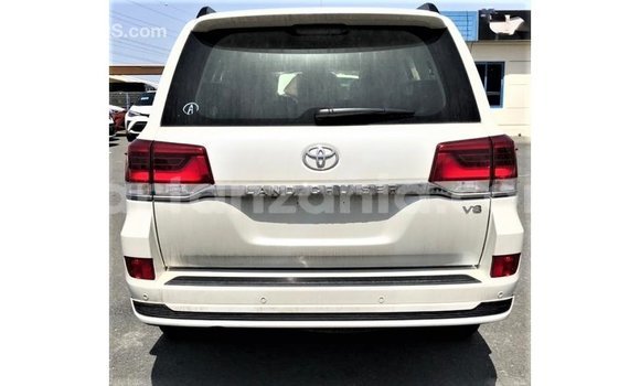 Buy Import Toyota Land Cruiser White Car in Import - Dubai in Arusha Buy Import Toyota Land Cruiser White Car in Import - Dubai in Arusha