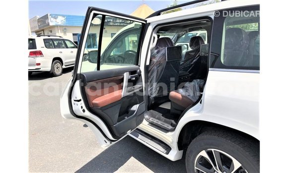 Buy Import Toyota Land Cruiser White Car in Import - Dubai in Arusha Buy Import Toyota Land Cruiser White Car in Import - Dubai in Arusha