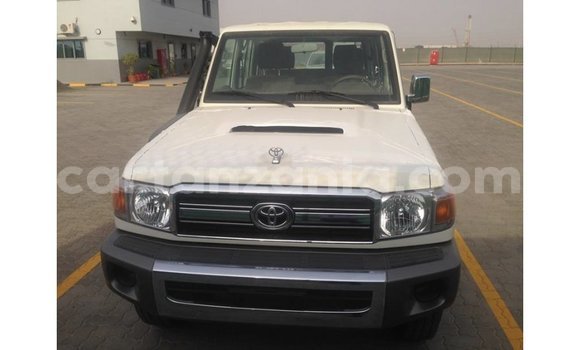 Buy Import Toyota Land Cruiser White Car in Import - Dubai in Arusha