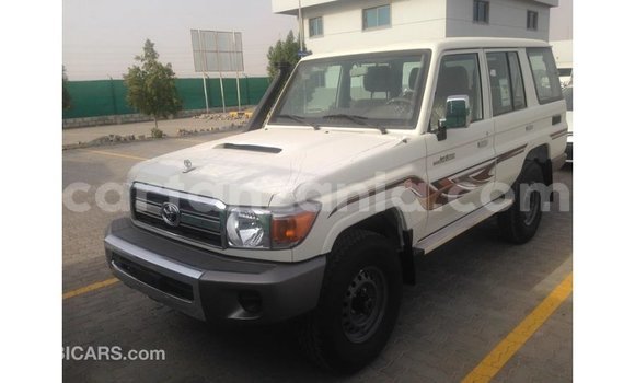 Buy Import Toyota Land Cruiser White Car in Import - Dubai in Arusha Buy Import Toyota Land Cruiser White Car in Import - Dubai in Arusha