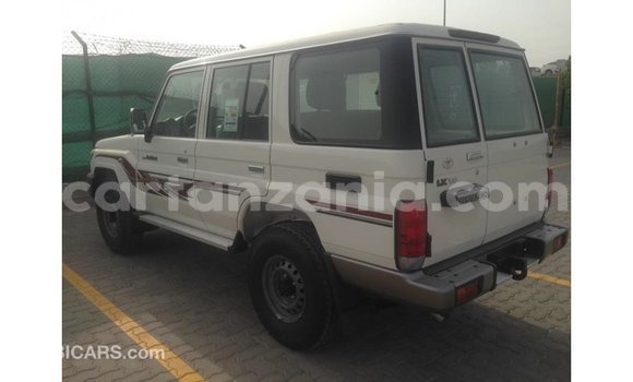 Buy Import Toyota Land Cruiser White Car in Import - Dubai in Arusha Buy Import Toyota Land Cruiser White Car in Import - Dubai in Arusha