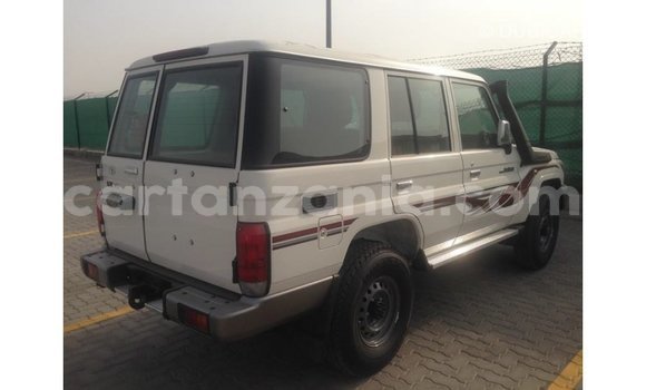 Buy Import Toyota Land Cruiser White Car in Import - Dubai in Arusha Buy Import Toyota Land Cruiser White Car in Import - Dubai in Arusha