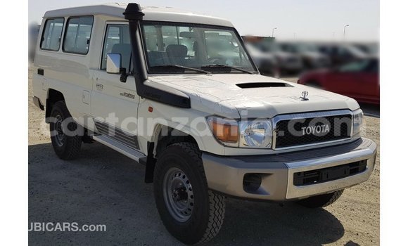 Buy Import Toyota Land Cruiser White Car in Import - Dubai in Arusha Buy Import Toyota Land Cruiser White Car in Import - Dubai in Arusha