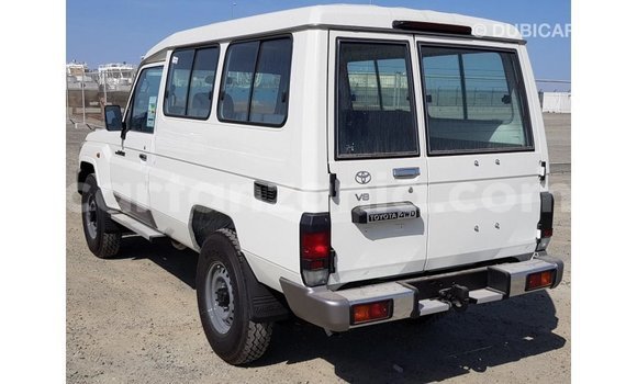 Buy Import Toyota Land Cruiser White Car in Import - Dubai in Arusha Buy Import Toyota Land Cruiser White Car in Import - Dubai in Arusha