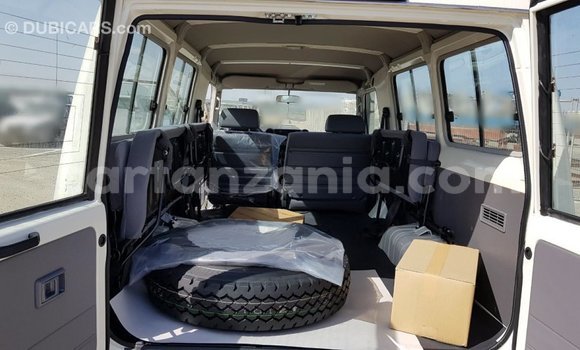 Buy Import Toyota Land Cruiser White Car in Import - Dubai in Arusha Buy Import Toyota Land Cruiser White Car in Import - Dubai in Arusha