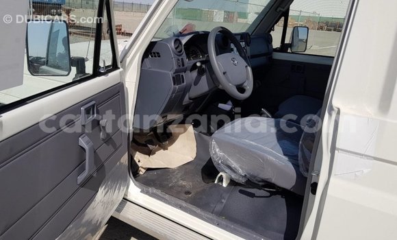 Buy Import Toyota Land Cruiser White Car in Import - Dubai in Arusha Buy Import Toyota Land Cruiser White Car in Import - Dubai in Arusha