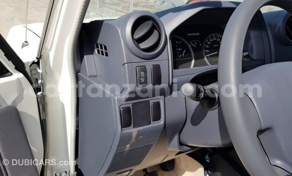 Buy Import Toyota Land Cruiser White Car in Import - Dubai in Arusha Buy Import Toyota Land Cruiser White Car in Import - Dubai in Arusha