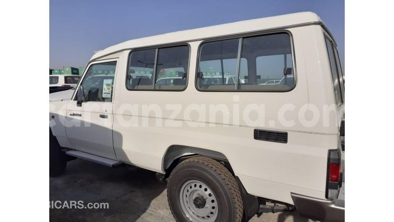 Big with watermark toyota land cruiser arusha import dubai 10429