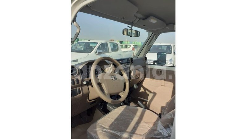 Big with watermark toyota land cruiser arusha import dubai 10429