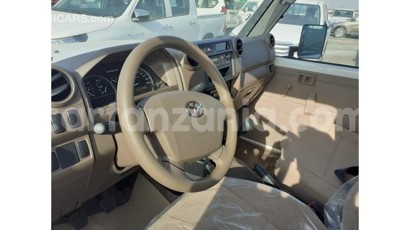 Big with watermark toyota land cruiser arusha import dubai 10429