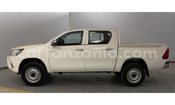 Buy Import Toyota Hilux White Car in Import - Dubai in Arusha Buy Import Toyota Hilux White Car in Import - Dubai in Arusha