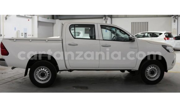 Buy Import Toyota Hilux White Car in Import - Dubai in Arusha Buy Import Toyota Hilux White Car in Import - Dubai in Arusha