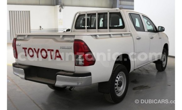 Buy Import Toyota Hilux White Car in Import - Dubai in Arusha Buy Import Toyota Hilux White Car in Import - Dubai in Arusha