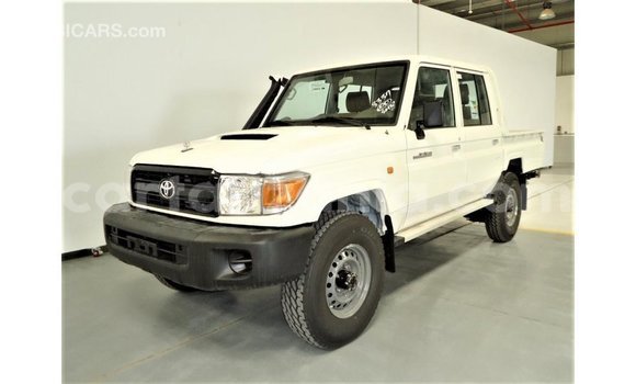 Buy Import Toyota Land Cruiser White Car in Import - Dubai in Arusha Buy Import Toyota Land Cruiser White Car in Import - Dubai in Arusha