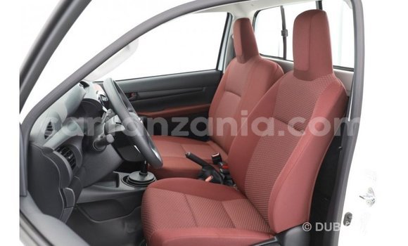 Buy Import Toyota Hilux White Car in Import - Dubai in Arusha Buy Import Toyota Hilux White Car in Import - Dubai in Arusha