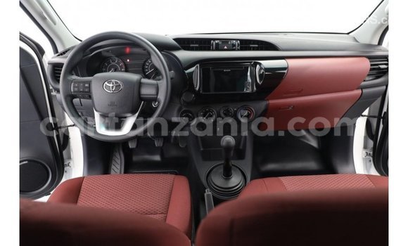 Buy Import Toyota Hilux White Car in Import - Dubai in Arusha Buy Import Toyota Hilux White Car in Import - Dubai in Arusha