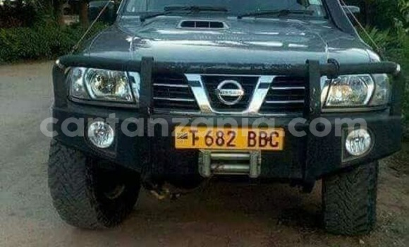 Buy Used Nissan Patrol Green Car in Dar es Salaam in Dar es Salaam