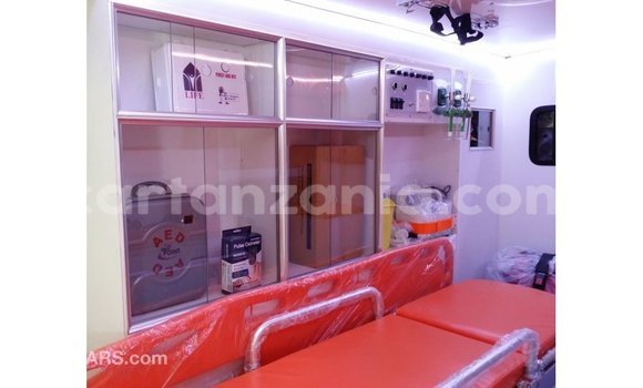 Buy Import Toyota Hiace White Car in Import - Dubai in Arusha Buy Import Toyota Hiace White Car in Import - Dubai in Arusha