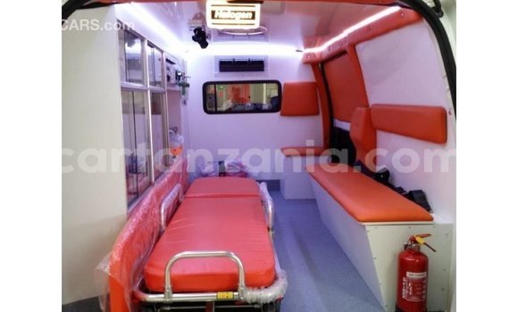 Buy Import Toyota Hiace White Car in Import - Dubai in Arusha Buy Import Toyota Hiace White Car in Import - Dubai in Arusha