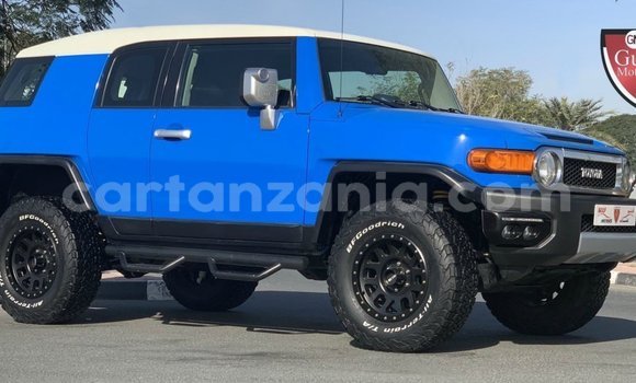 Buy Import Toyota FJ Cruiser Blue Car in Import - Dubai in Arusha