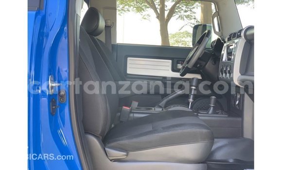 Nunua Imported Toyota FJ Cruiser Bluu Gari ndani ya Import - Dubai nchini Arusha Nunua Imported Toyota FJ Cruiser Bluu Gari ndani ya Import - Dubai nchini Arusha
