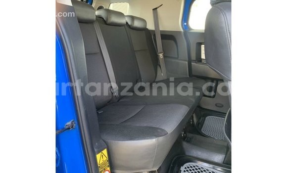 Nunua Imported Toyota FJ Cruiser Bluu Gari ndani ya Import - Dubai nchini Arusha Nunua Imported Toyota FJ Cruiser Bluu Gari ndani ya Import - Dubai nchini Arusha