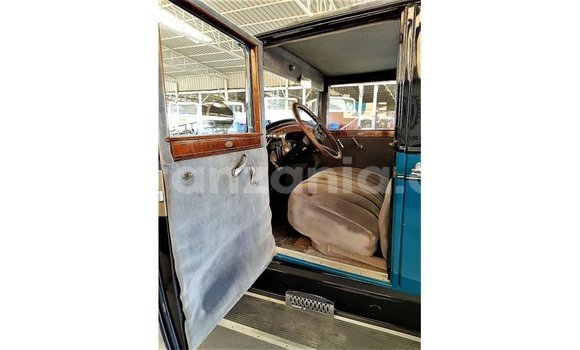 Nunua Imported Buick Electra Bluu Gari ndani ya Import - Dubai nchini Arusha Nunua Imported Buick Electra Bluu Gari ndani ya Import - Dubai nchini Arusha