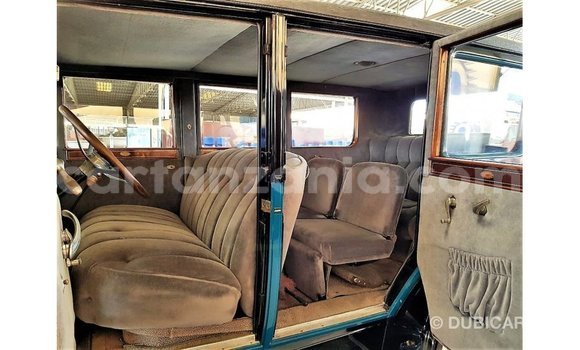 Nunua Imported Buick Electra Bluu Gari ndani ya Import - Dubai nchini Arusha Nunua Imported Buick Electra Bluu Gari ndani ya Import - Dubai nchini Arusha