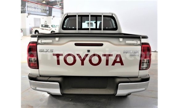 Nunua Imported Toyota Hilux Nyeupe Gari ndani ya Import - Dubai nchini Arusha Nunua Imported Toyota Hilux Nyeupe Gari ndani ya Import - Dubai nchini Arusha