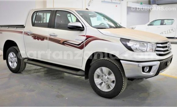 Nunua Imported Toyota Hilux Nyeupe Gari ndani ya Import - Dubai nchini Arusha Nunua Imported Toyota Hilux Nyeupe Gari ndani ya Import - Dubai nchini Arusha