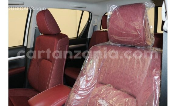 Buy Import Toyota Hilux White Car in Import - Dubai in Arusha Buy Import Toyota Hilux White Car in Import - Dubai in Arusha
