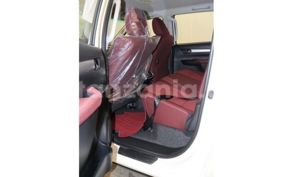 Buy Import Toyota Hilux White Car in Import - Dubai in Arusha Buy Import Toyota Hilux White Car in Import - Dubai in Arusha