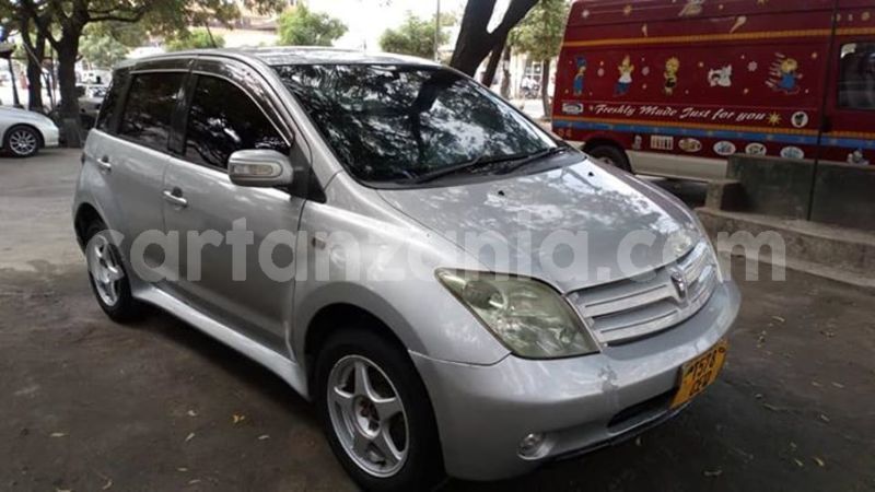 Buy Used Toyota Ist Silver Car In Dar Es Salaam In Dar Es Salaam Cartanzania