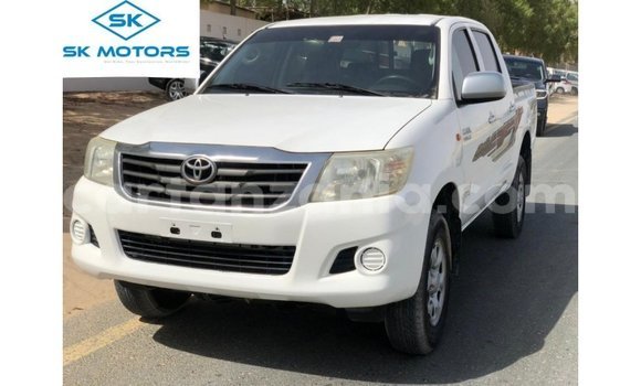 Buy Import Toyota Hilux White Car in Import - Dubai in Arusha