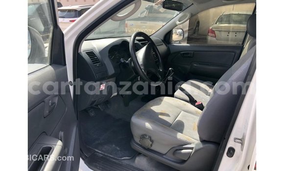 Nunua Imported Toyota Hilux Nyeupe Gari ndani ya Import - Dubai nchini Arusha Nunua Imported Toyota Hilux Nyeupe Gari ndani ya Import - Dubai nchini Arusha