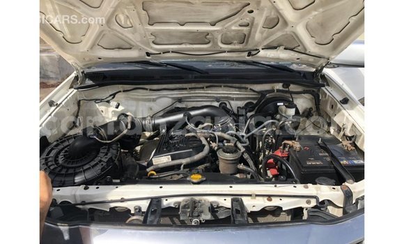 Nunua Imported Toyota Hilux Nyeupe Gari ndani ya Import - Dubai nchini Arusha Nunua Imported Toyota Hilux Nyeupe Gari ndani ya Import - Dubai nchini Arusha