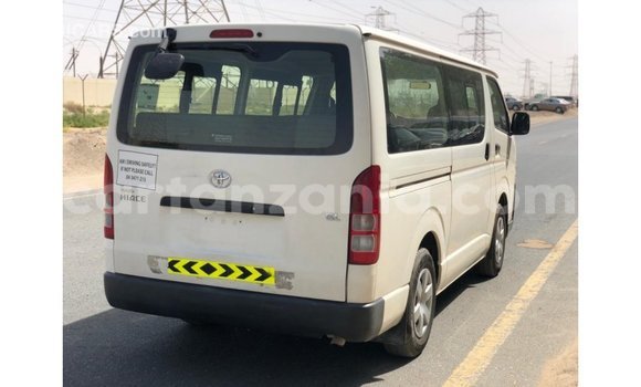 Buy Import Toyota Hiace White Car in Import - Dubai in Arusha Buy Import Toyota Hiace White Car in Import - Dubai in Arusha