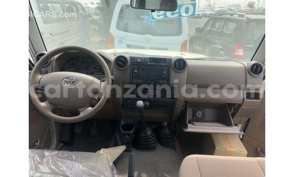 Buy Import Toyota Land Cruiser Other Car in Import - Dubai in Arusha Buy Import Toyota Land Cruiser Other Car in Import - Dubai in Arusha