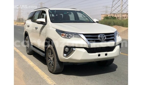 Buy Import Toyota Fortuner White Car in Import - Dubai in Arusha Buy Import Toyota Fortuner White Car in Import - Dubai in Arusha