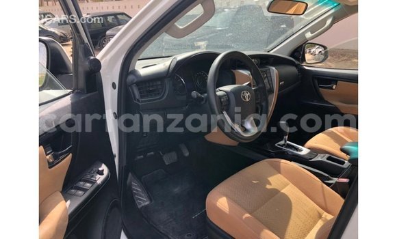 Buy Import Toyota Fortuner White Car in Import - Dubai in Arusha Buy Import Toyota Fortuner White Car in Import - Dubai in Arusha