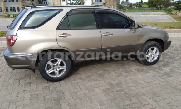 Nunua Ilio tumika Toyota Harrier Beige Gari ndani ya Dar es Salaam nchini Dar es Salaam Nunua Ilio tumika Toyota Harrier Beige Gari ndani ya Dar es Salaam nchini Dar es Salaam