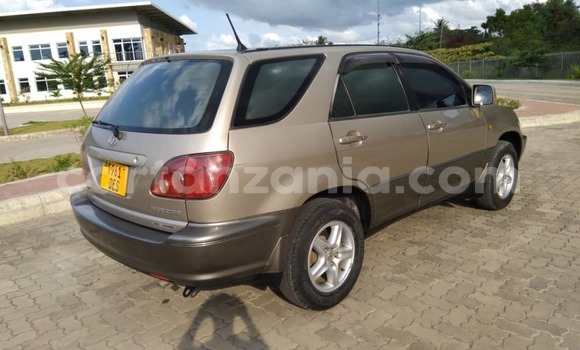 Nunua Ilio tumika Toyota Harrier Beige Gari ndani ya Dar es Salaam nchini Dar es Salaam Nunua Ilio tumika Toyota Harrier Beige Gari ndani ya Dar es Salaam nchini Dar es Salaam