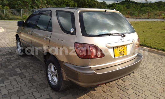 Nunua Ilio tumika Toyota Harrier Beige Gari ndani ya Dar es Salaam nchini Dar es Salaam Nunua Ilio tumika Toyota Harrier Beige Gari ndani ya Dar es Salaam nchini Dar es Salaam