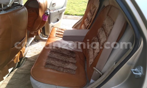 Nunua Ilio tumika Toyota Harrier Beige Gari ndani ya Dar es Salaam nchini Dar es Salaam Nunua Ilio tumika Toyota Harrier Beige Gari ndani ya Dar es Salaam nchini Dar es Salaam
